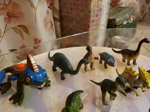 Lotto 16 DINOSAURI storici in plastica Alti da 3 cm a 6 cm da collezione - Picture 4 of 6