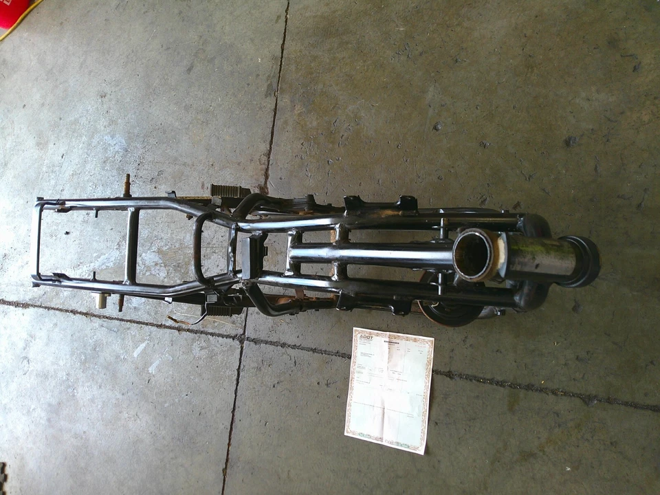 Chassi de quadro 1980 Suzuki GS 450 GS450L - Imagem 2 de 4