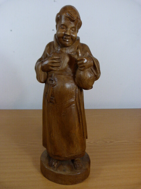 Schnitzerrei Mönch mit Weinflasche ca 1960 Höhe 45 cm