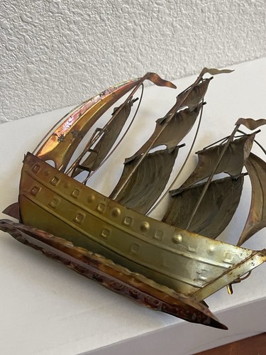 Scultura Nautica Nautica Barca a Vela in Metallo Tono Oro Latta Vintage - 9" - Foto 5 di 6