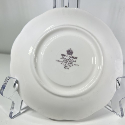 Royal Albert Fiore del Mese #12 Piattino Tazza "Holly" Dipinto A Mano - Foto 5 di 12