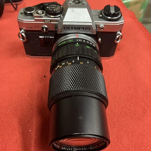 Olympus OM-10 analoge Spiegelreflexkamera mit ZUIKO 75-150mm Zoomobjektiv gebraucht