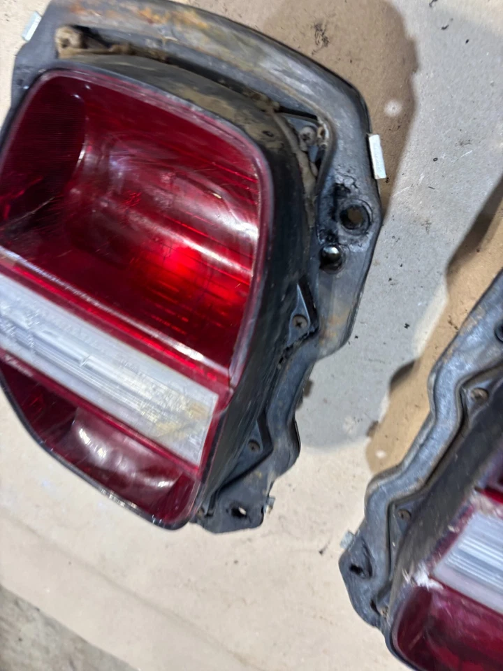 1968 1969 FORD GALAXIE LTD LEFT RIGHT PASSENGER DRIVER SIDE TAILLIGHT TAIL LITES - Image 2 of 4