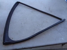 2014 INFINITI Q50 REAR DOOR WINDOW GLASS RUN CHANNEL RUBBER SEAL LEFT SIDE OEM