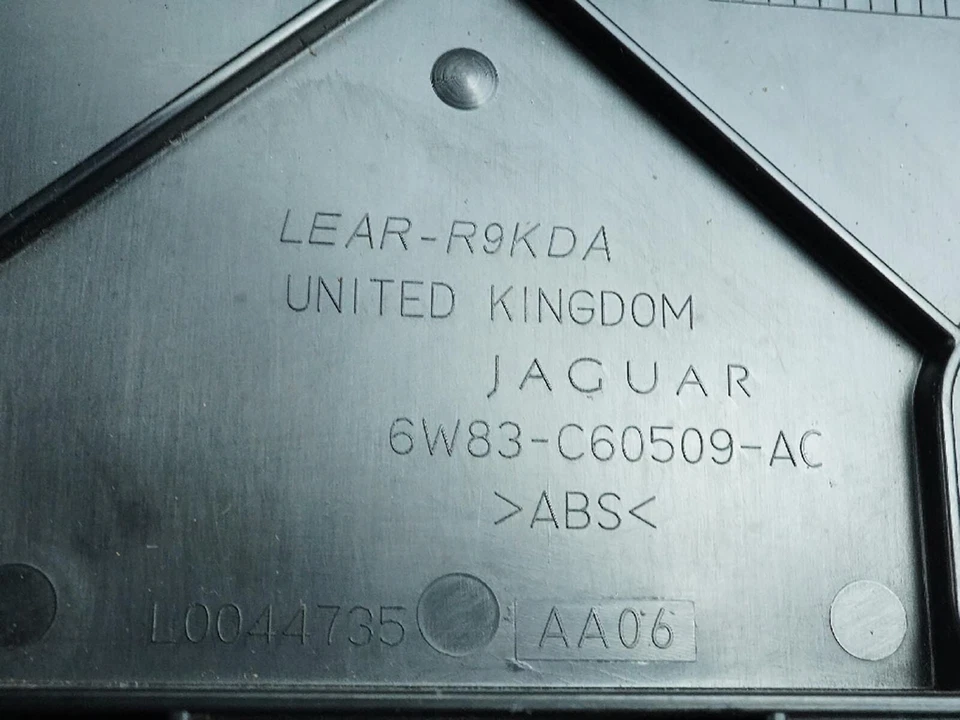 2007 - 2011 Jaguar Xk  Console Trim Panel Rear Seat Interior 6W83c60509ac Oem - Image 4 of 4