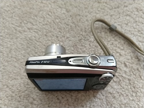 Fujifilm FinePix F Series F50se 12.0MP Digital Camera - Silver Tested Works - Picture 4 of 10
