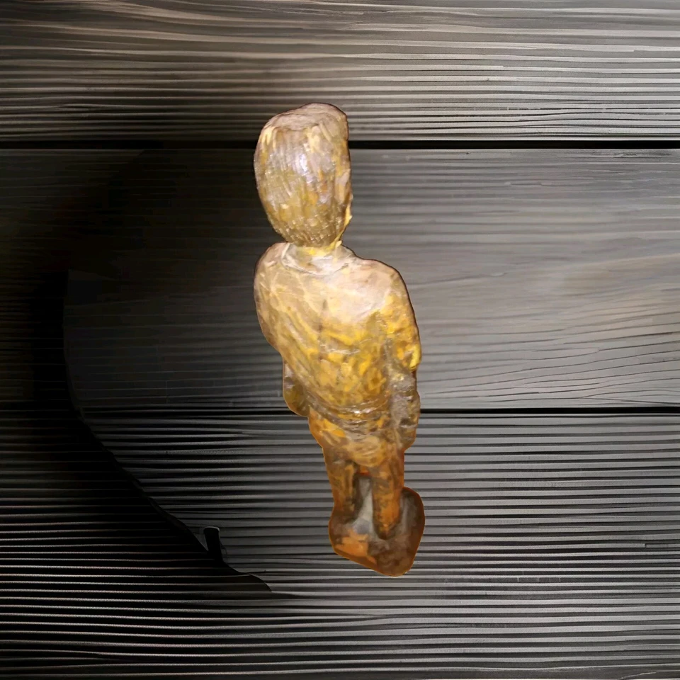 estatuas antiguas de madera tallada Foto 3 de 4