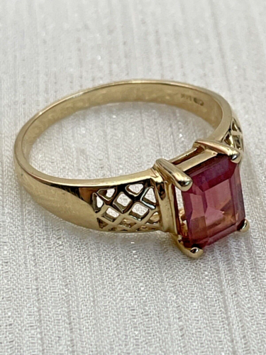 Ladies Ring 14k Yellow Gold Amethyst 3.6 Grams Size 8.5 Vintage Estate Find - Picture 1 of 24