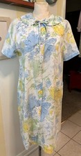 VTG House Robe Dress LEISURE LIFE FLORAL MCM SZ S Blue Yellow Snaps Flaws