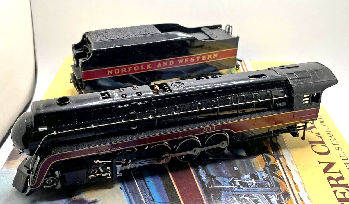 HO BACHMANN 41-0657-A4 4-8-4 NORFOLK & WESTERN CLASS J 611