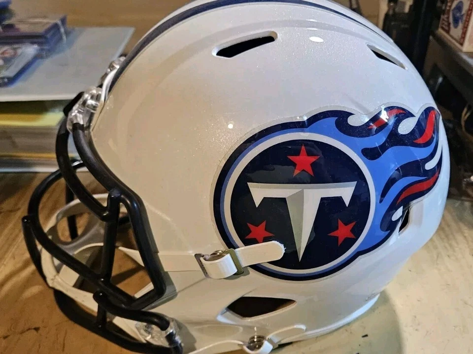 Derrick Mason Signed (Beckett) Tennessee Titans Full Size Riddell NFL Helmet - Image 3 of 4