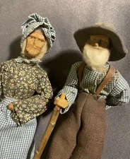 PAIR Antique Folk Art Carved Wooden Elderly Couple Ozark Dolls Grandma & Grandpa