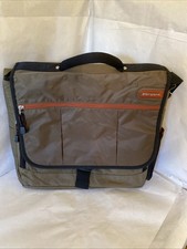 TARGUS Laptop Olive Bag Classic Messenger Top Load Laptop Carrying Case 15  