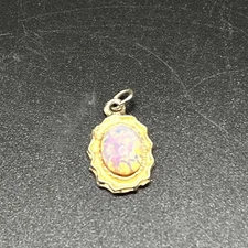 Vtg Opal Pendant Charm Yellow Gold Tone Oval Gemstone Statement Necklace Jewelry