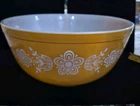 Pyrex 403 Butterfly Gold 2.5 Qt Nesting Mixing Bowl