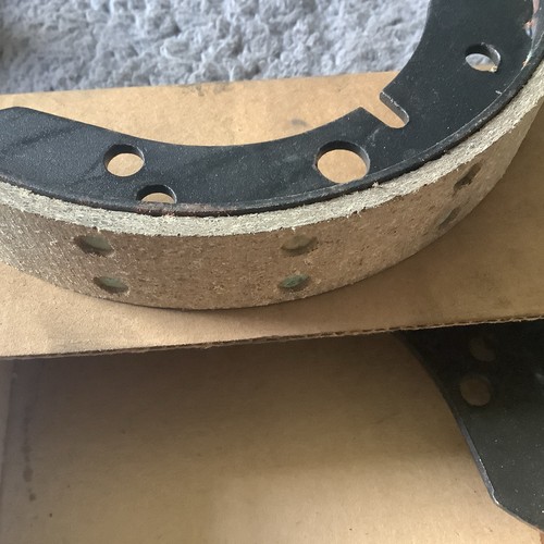 3. Vintage Classic Car Old Stock FERODO Factory Line Brake Shoes - Picture 8 of 9