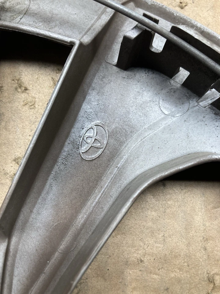 Tapacubos cubierta rueda 15 pulgadas Toyota Prius Prime 2017-2019 OEM 42602-47241 #1 Foto 3 de 4