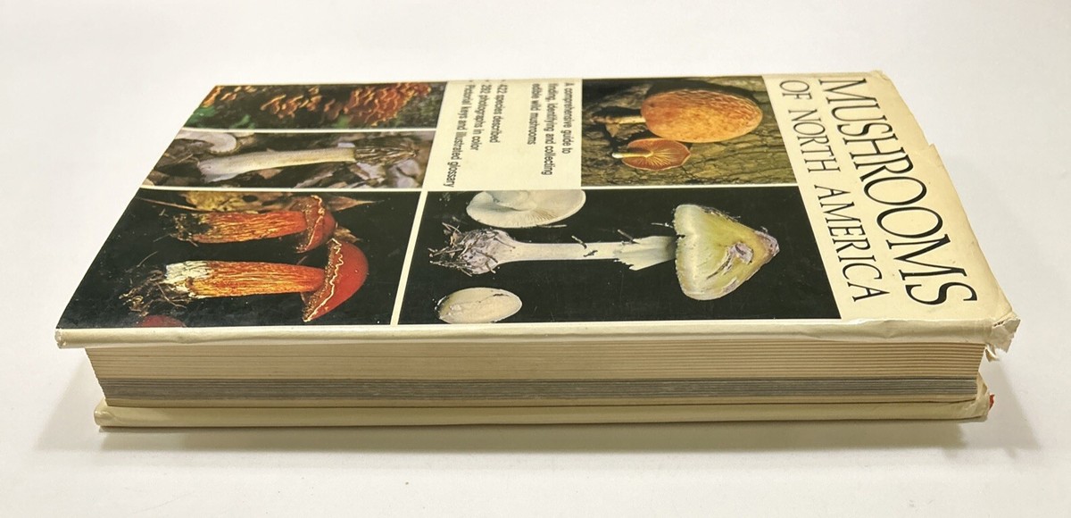 洋書 Mushrooms Amazon.com: Mushrooms of Cascadia: A Comprehensive Guide to