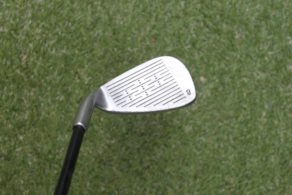 Square two power circle graphite shaft 8 iron golf club - Image 3 of 4
