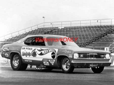 Tom "Mongoose" McEwen 1970 "Hot Wheels" Plymouth Duster Funny Car PHOTO! #(13) 