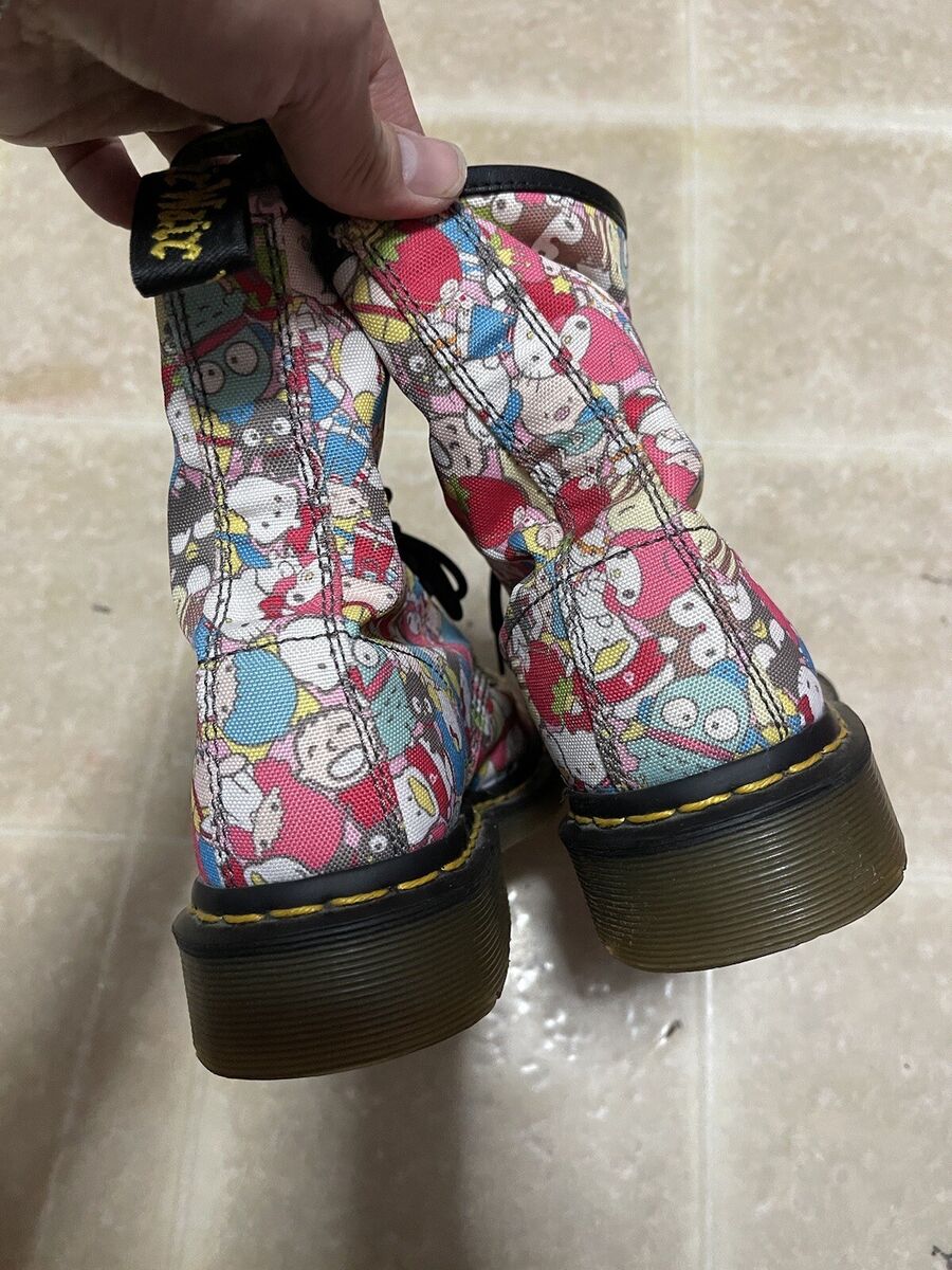 なべDr. Martens Hello Kitty サンダル DR016BW01469_fw_thumbM.jpg