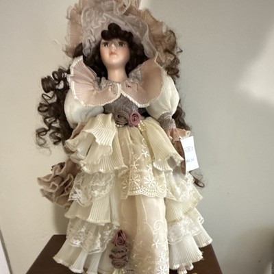  Sophie Sue Porcelain Doll Holiday 2003 Indulgence Collection w/ Tag 22 inches 