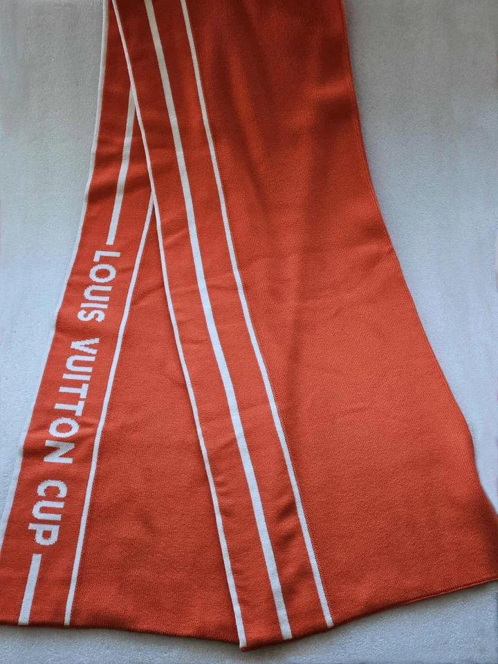 LOUIS VUITTON LVCUP Louis Vuitton Copa Logo Bufanda Algodón/Rojo Cachemira/Blanco Foto 3 de 4