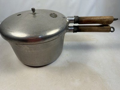 Vintage National Presto 4 Qt Pressure Cooker Aluminum Wood Handle USA w/ Extras