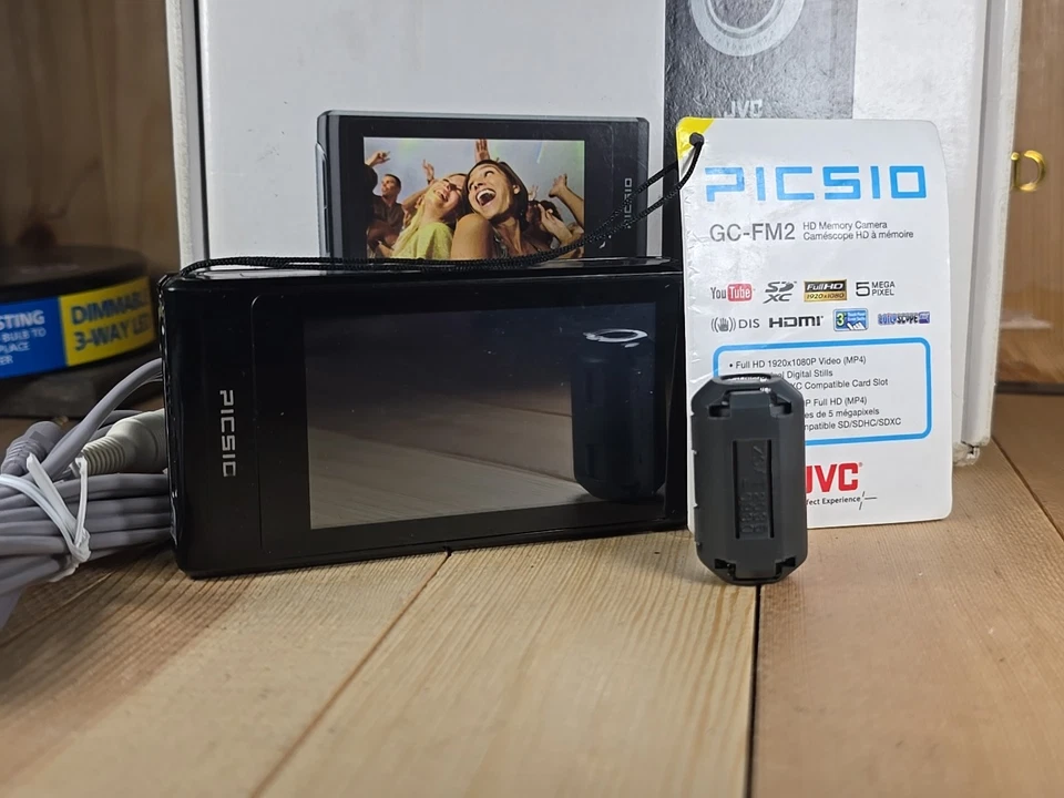 JVC PICSIO GC-FM2BU Full HD Video Pocket Camcorder w/ Touch Screen READ - Image 2 of 4