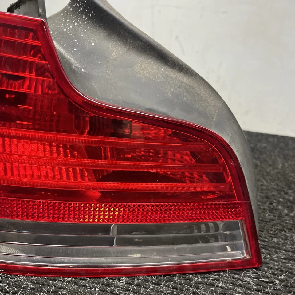 ☑️ Lámpara de luz trasera izquierda lado conductor BMW 128i 135i 2008-2011 OEM Foto 4 de 4