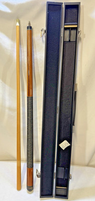 Brunswick 1946 2 Piece Silk Wrap 58 Inch 19 Ounce Pool Cue w Case Made in Canada