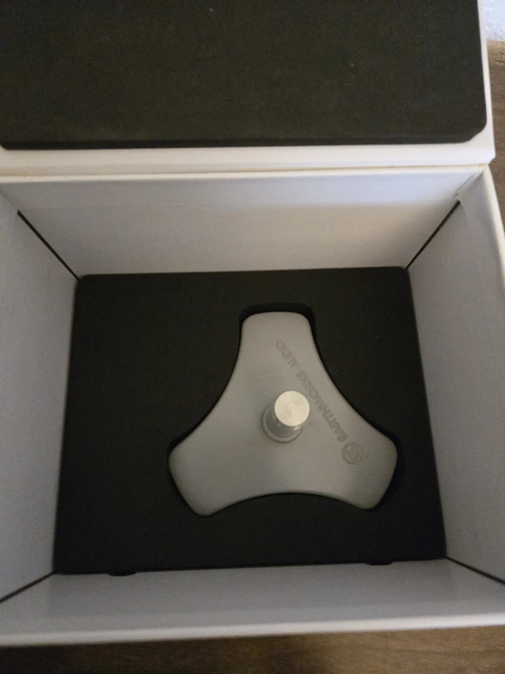 Earthworks ICON PRO XLR  - Image 3 of 4