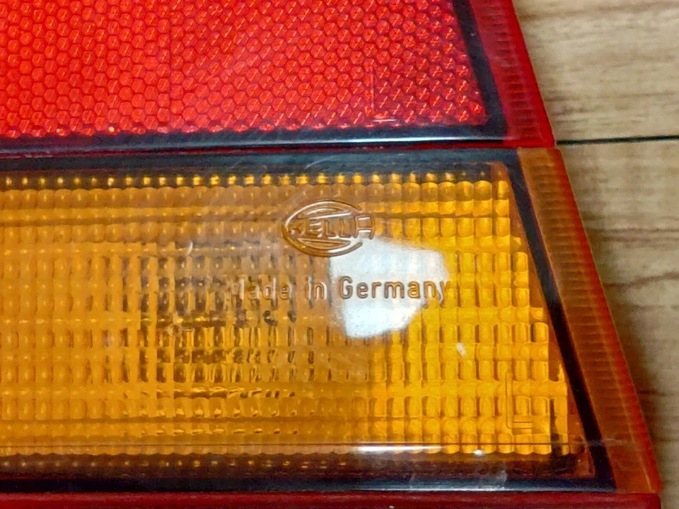 1982-88 Volkswagen Quantum Syncro Wagon B2 OEM Hella Tail Light SET - No Cracks Foto 3 de 4