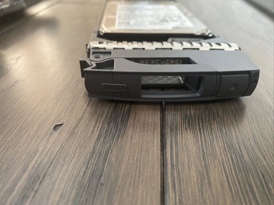 Netapp 1.2TB 10K 2.5" 6Gbs SAS Hard Drive X425A-R6 108-00321 DS2246 FAS2240 - Image 2 of 4