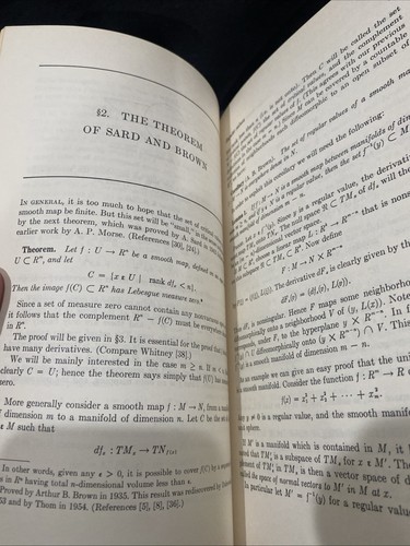 Topology from the Differentiable Viewpoint by John W Milnor - 1978. Very Rare - Picture 5 of 5