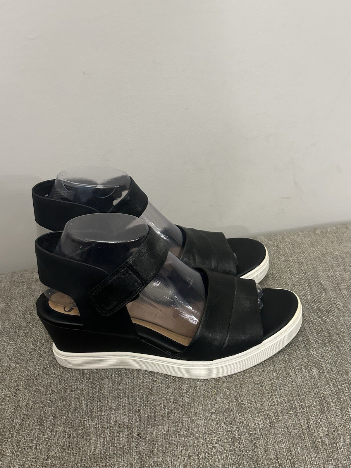 Sofft Women’s Black Leather Slingback Wedge Sandal Size 9