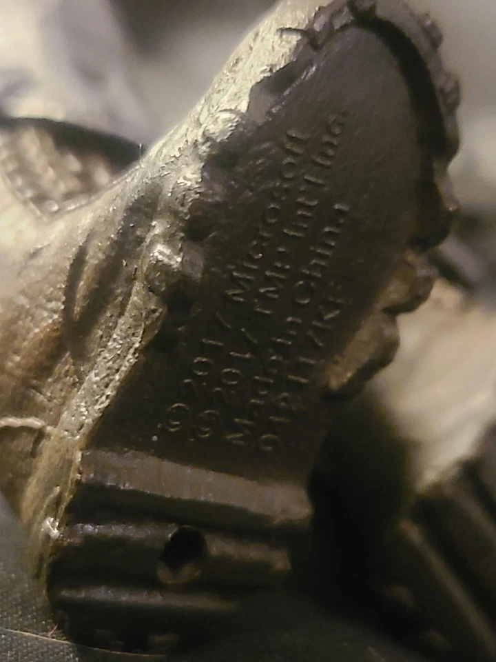 Figura de acción McFarlane Toys Gears of War 4 Marcus Fenix 7" Foto 3 de 4