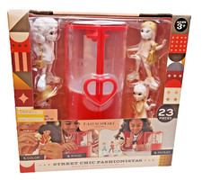 FAO Schwarz Street Chic Fashionistas 23 pieces New in Box