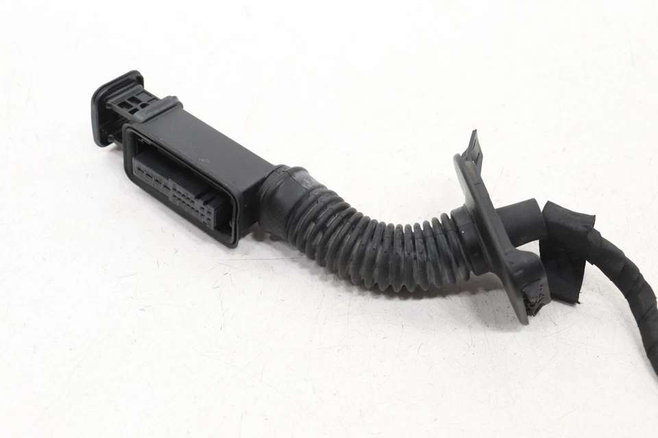 Audi A4 2019 arnés de cables (puerta) Foto 2 de 4