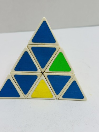 Vintage 1980s Tomy Pyraminx Pyramid Rubiks Cube Triangle Puzzle 80s Toy - Picture 3 of 6