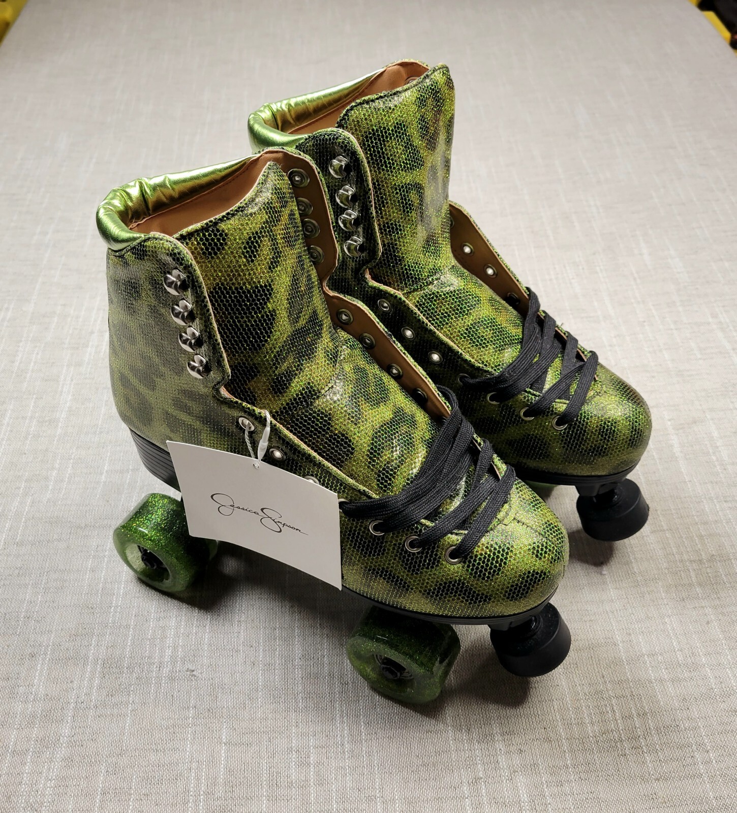 JESSICA SIMPSON Roller Skates size 8 Womens Rollstar Leopard Green