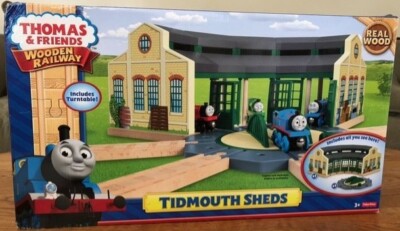 Thomas & Friends Cobertizos Tidmouth De Madera - Juego De Tren Con Percy Y Plataforma Giratoria