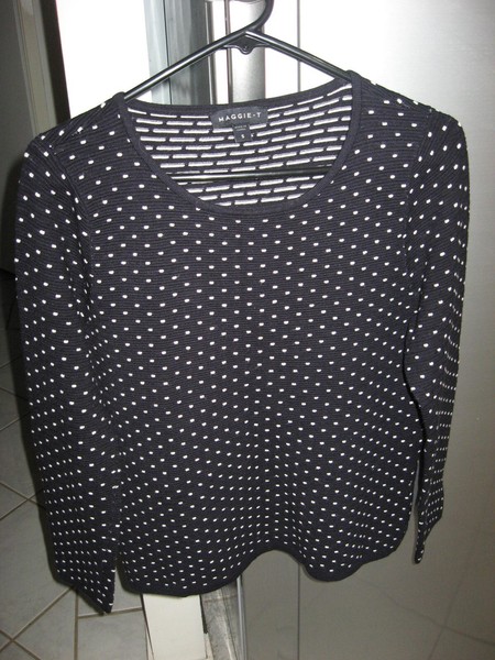 MAGGIE T NAVY WITH WHITE TINY BLOCK PATTERN LONG SLEEVE JUMPER SIZE S