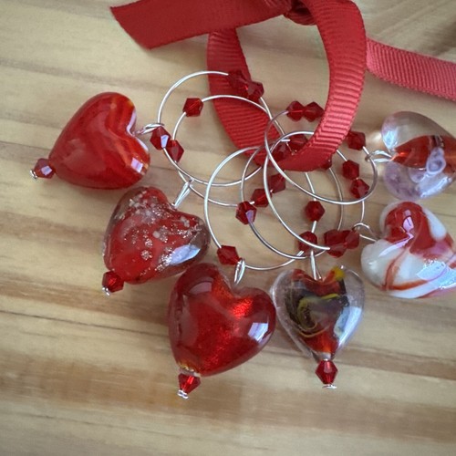 RED VALENTINES DAY 6 FUN WINE PARTY VALENTINES HEARTS WINE CHARM Ring Set Of 6 - Picture 2 of 5