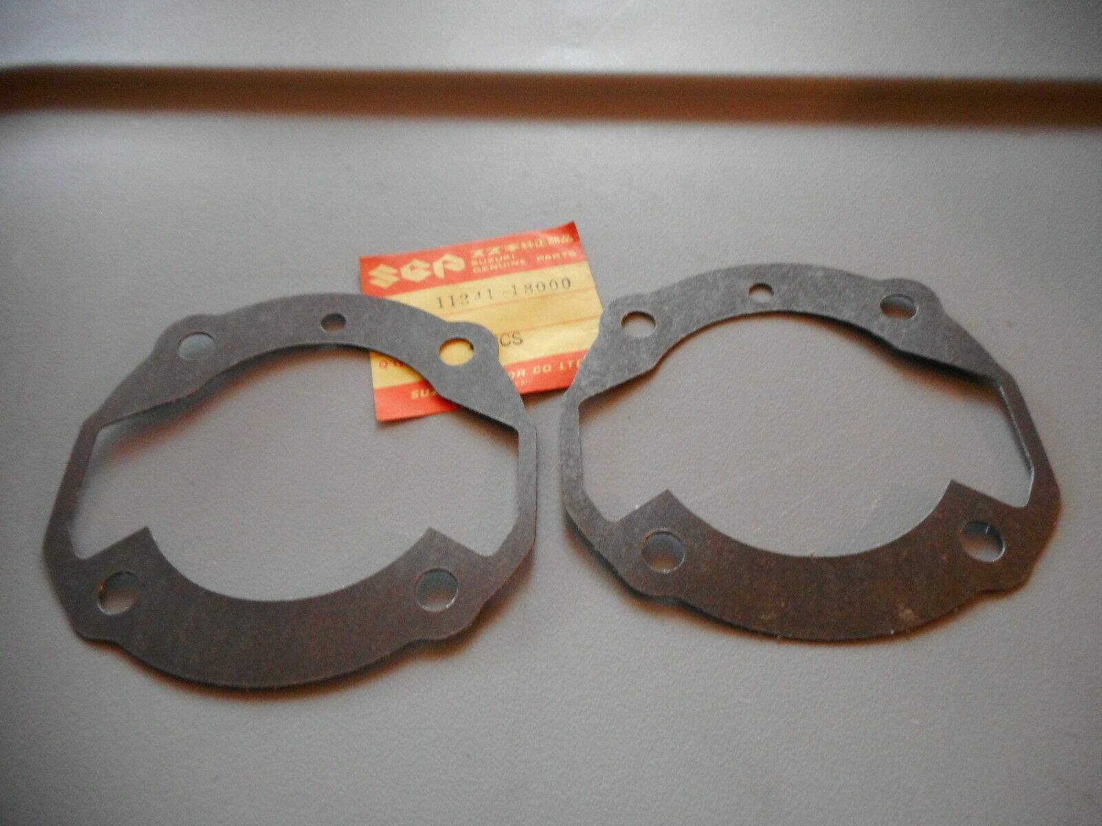 NOS Suzuki T350 REBEL T250 GT250 68-75 OEM QTY2 Cylinder Base Gasket 11241-18000