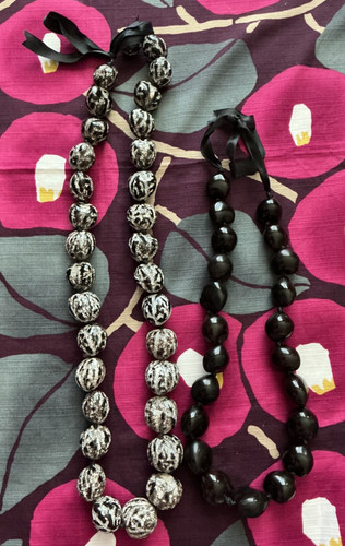 HAWAIIAN LEI KUKUI NUT NECKLACES SET OF 2 BLK & WHITE TIGER STYLE & SOLID BLACK