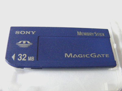 . . 32MB Memory Stick MS Standard alte Bauweise ( 32 MB MS Card ) SONY gebraucht