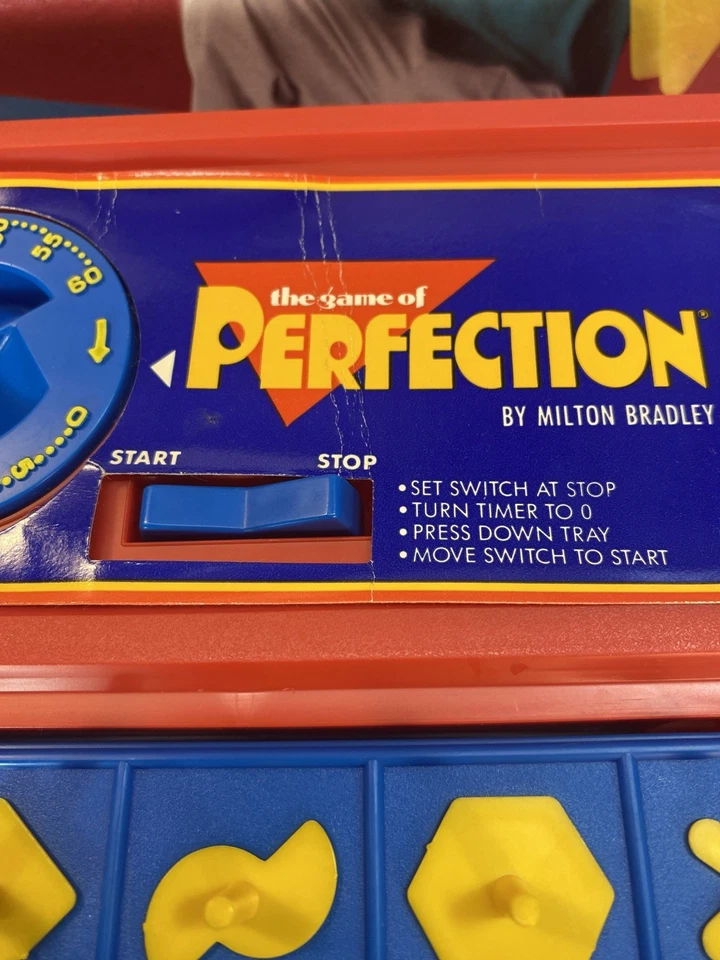 vintage 1989 1995 Milton Bradley Perfection Game Hasbro complete/WORKING - Image 3 of 4