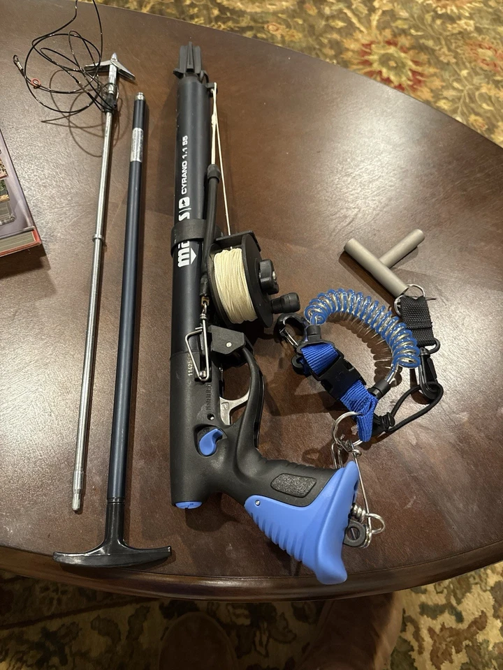 Mares Cyrano 700 Underwater Spear Fishing Gun Complete With Tips, Loader & Case - Image 2 of 4