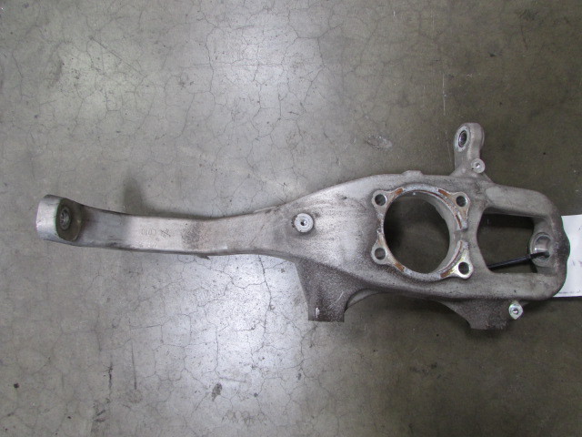 Maserati Ghibli Q4S 4WD, LH, Left Front Knuckle/Spindle/Upright, Used, 670003576